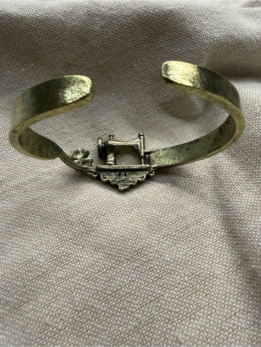 Sewing Machine Cuff Bracelet Antique Bronze Tone Quilter Seamstress Gift - Picture 5 of 5